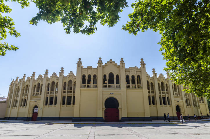 Albacete 46 - plaza de toros.jpg